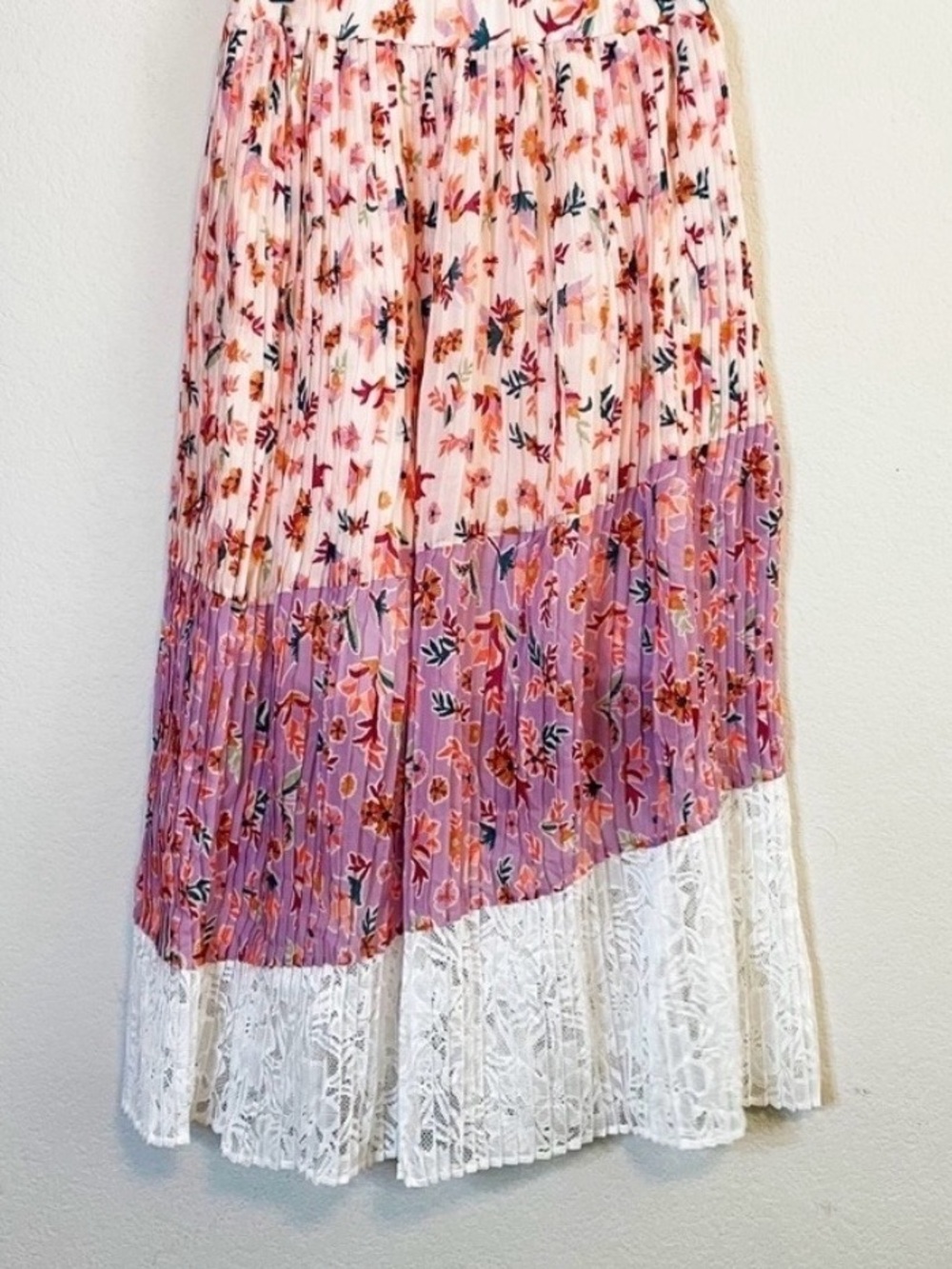 NWOT ANTHROPOLOGIE LAIA PLEATED FLORAL SKIRT XS - Picture 2 of 2